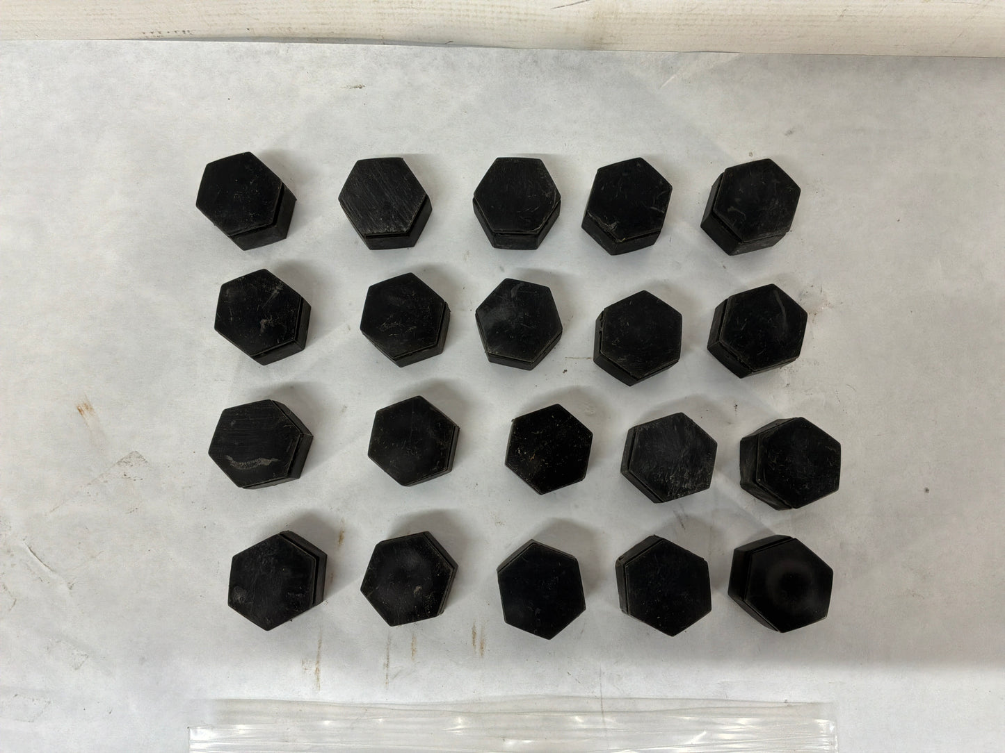 2009 Pontiac G8 Base Lug Nut Covers Set OEM - Day's Parts Yard