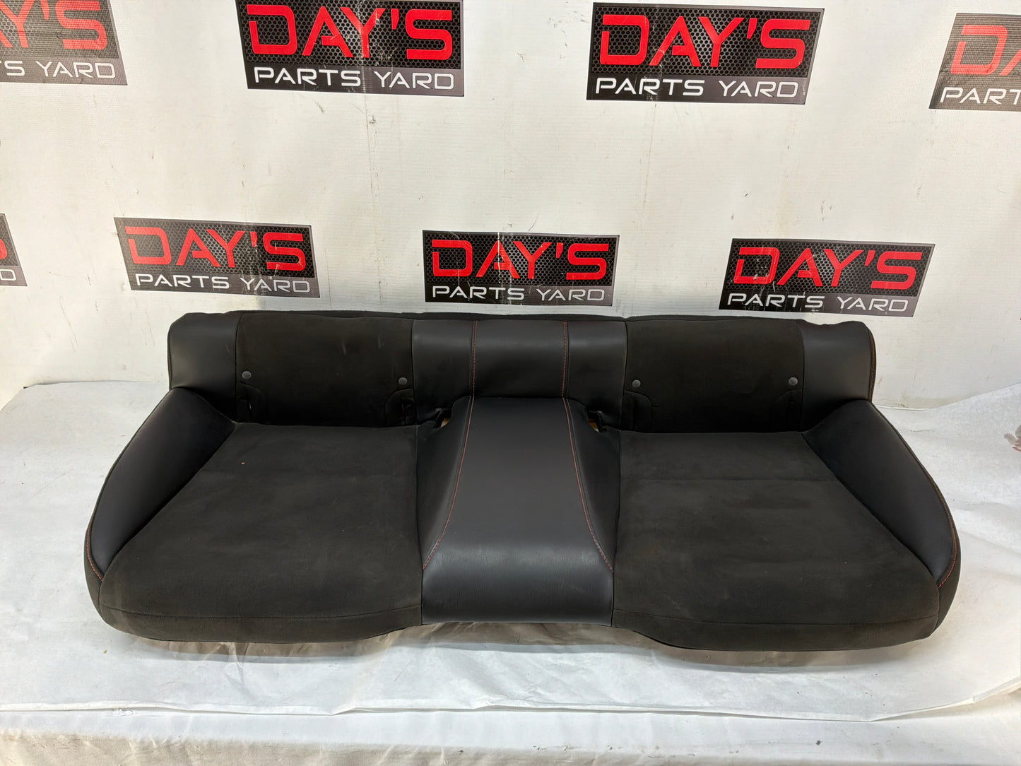 Rear seats - Day's Parts Yard