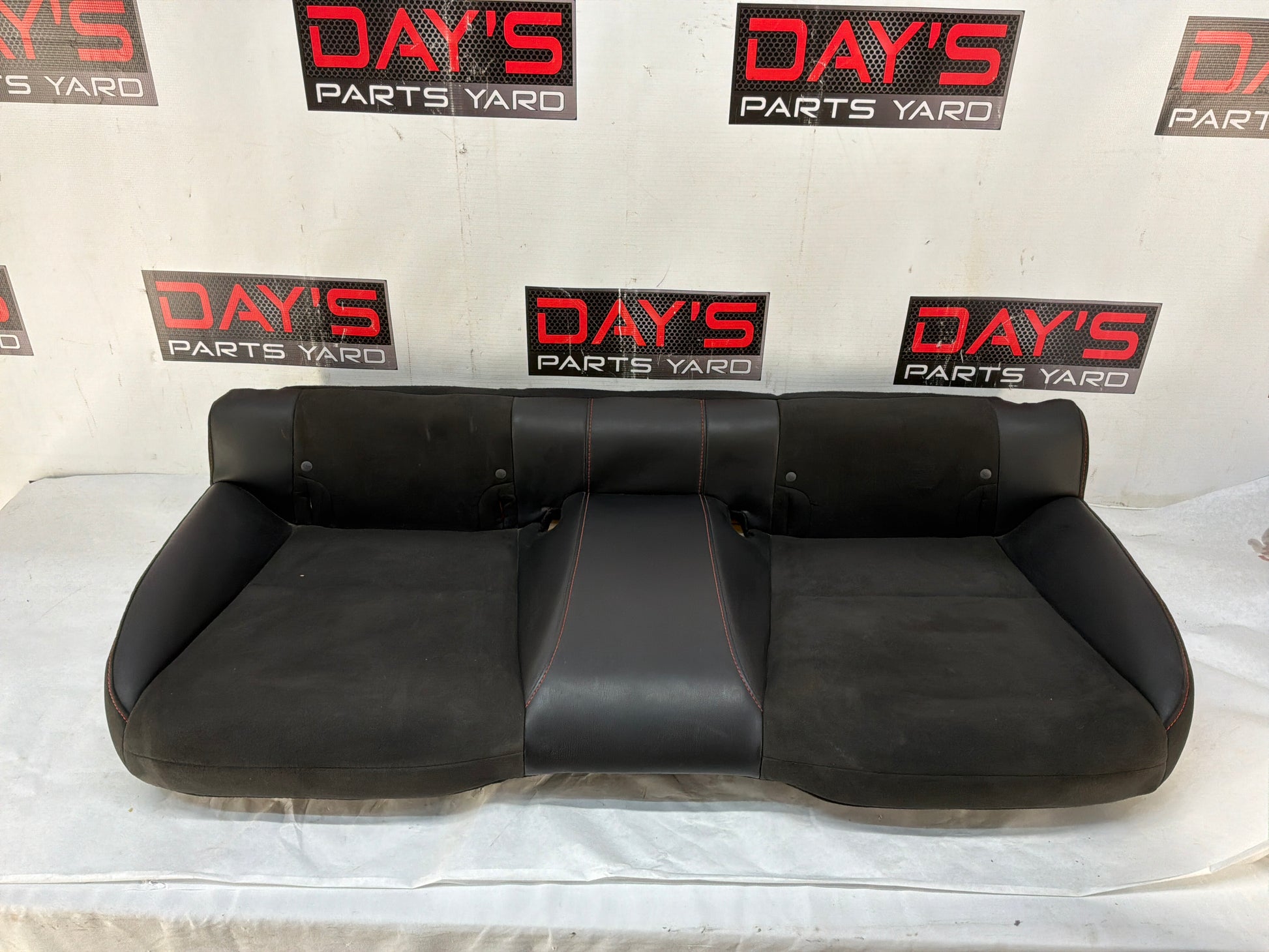 Rear seats - Day's Parts Yard