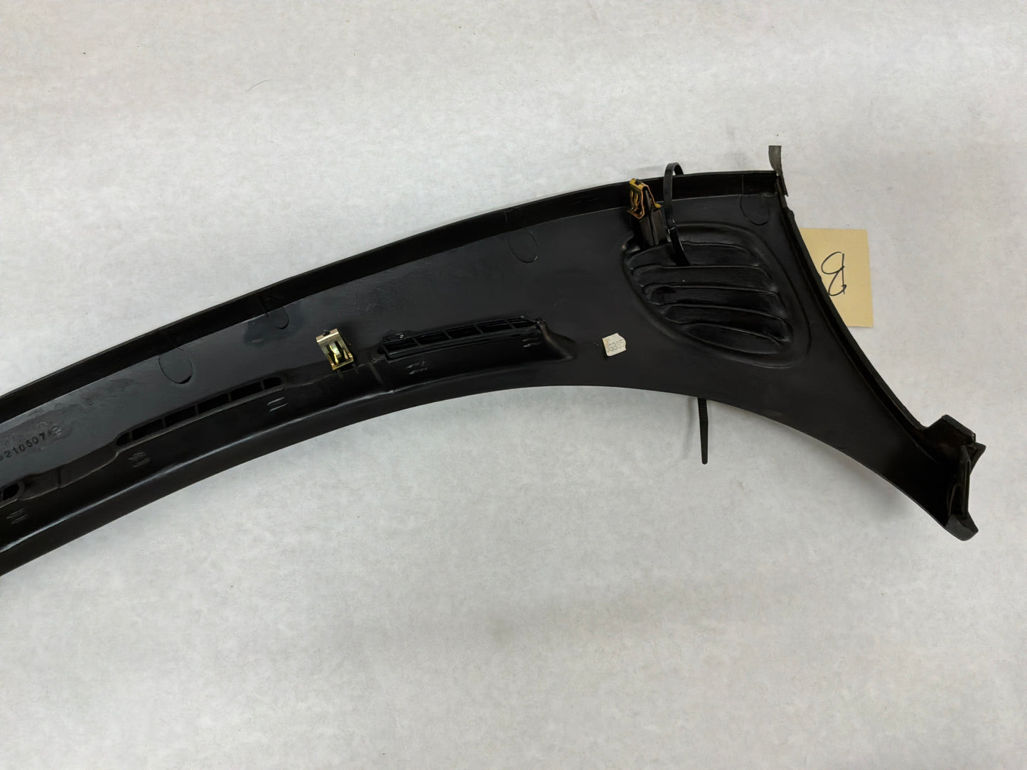 2006 Pontiac GTO LH Driver Dash Cowl Defrost Panel Vent Trim OEM
