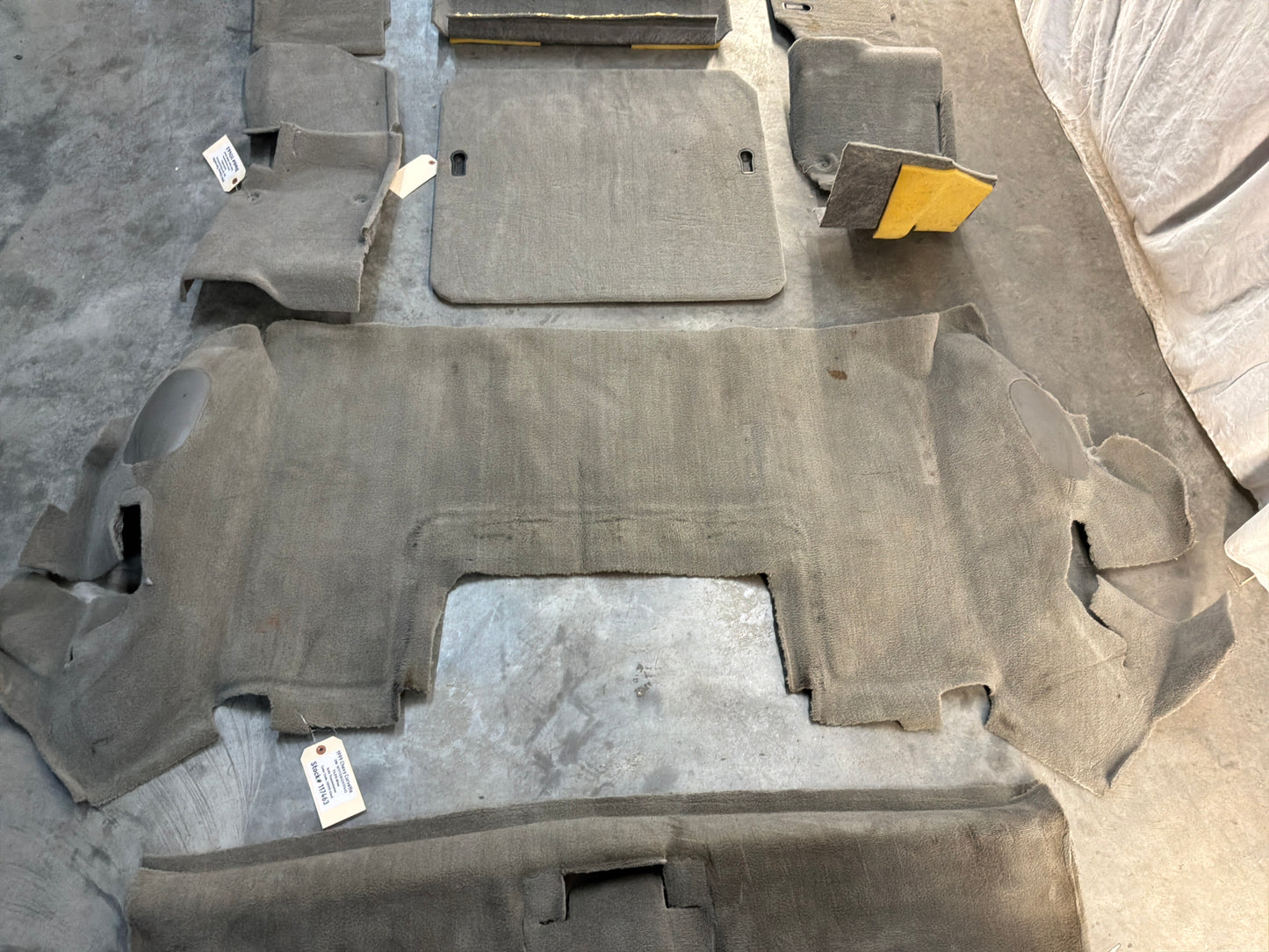 Complete carpet - Day's Parts Yard