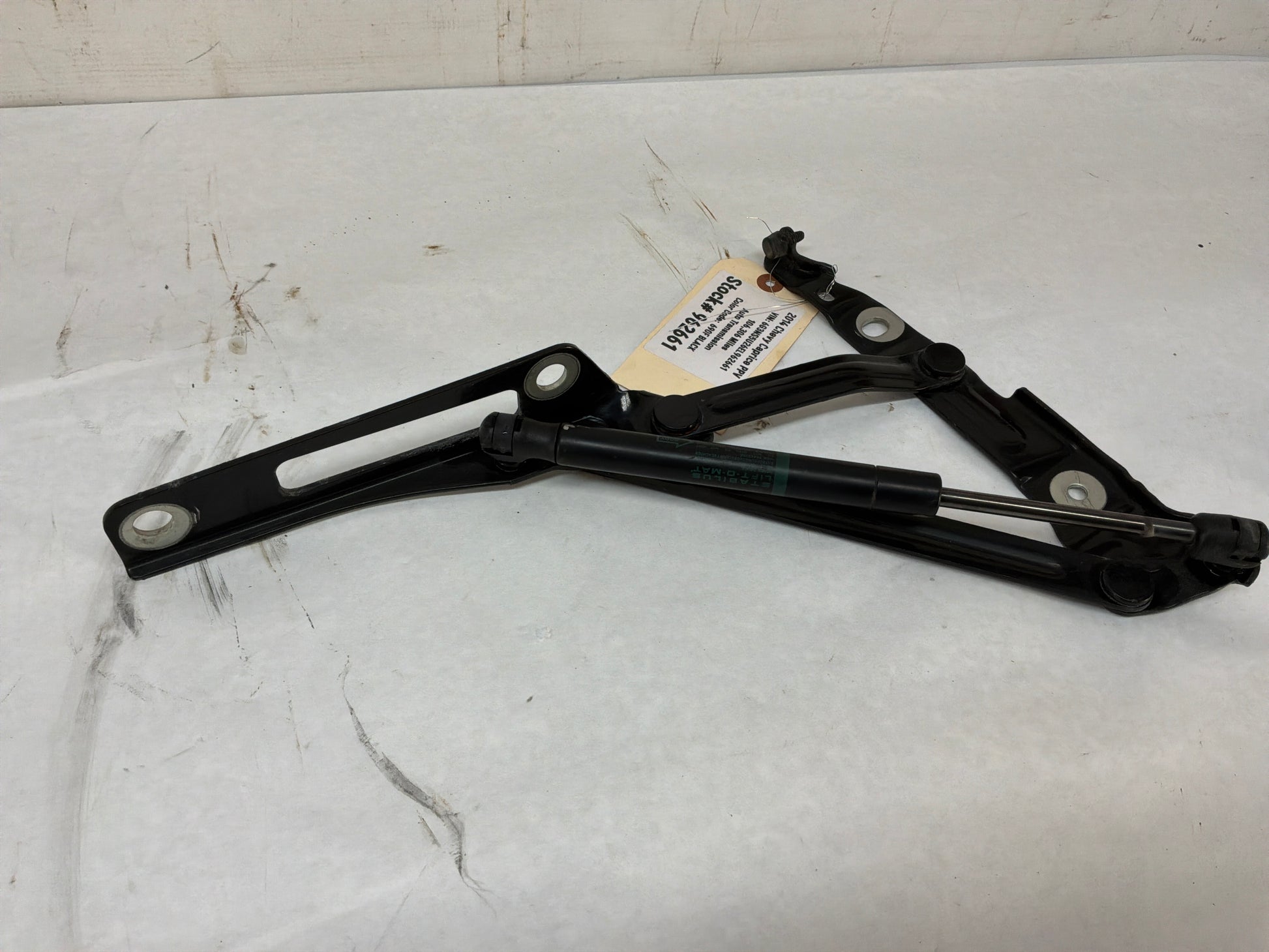 Trunk hinges - Day's Parts Yard