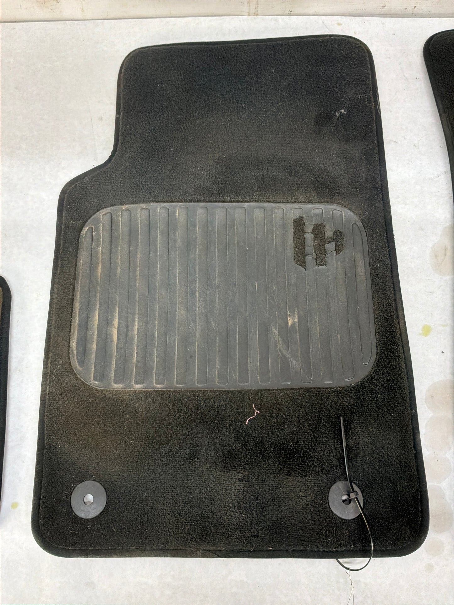 2008 Pontiac G8 GT Front and Rear Floor Mats OEM