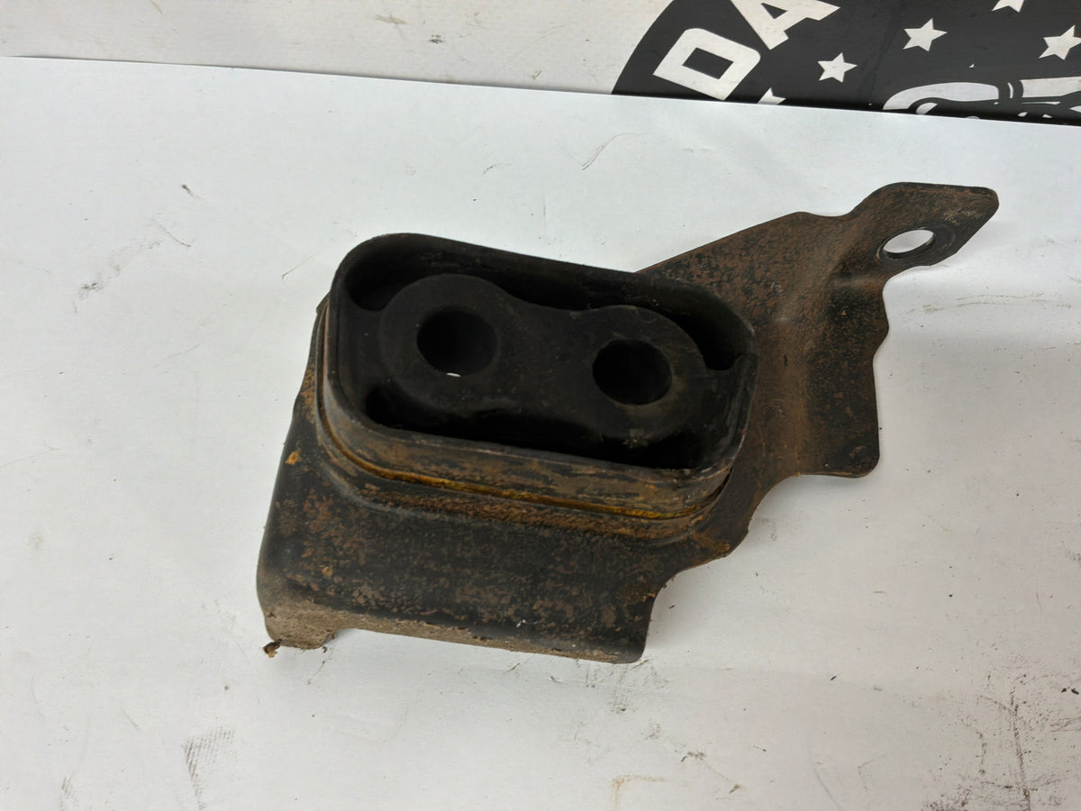 2014 Chevy SS Sedan Exhaust Muffler Hanger Bracket Set OEM