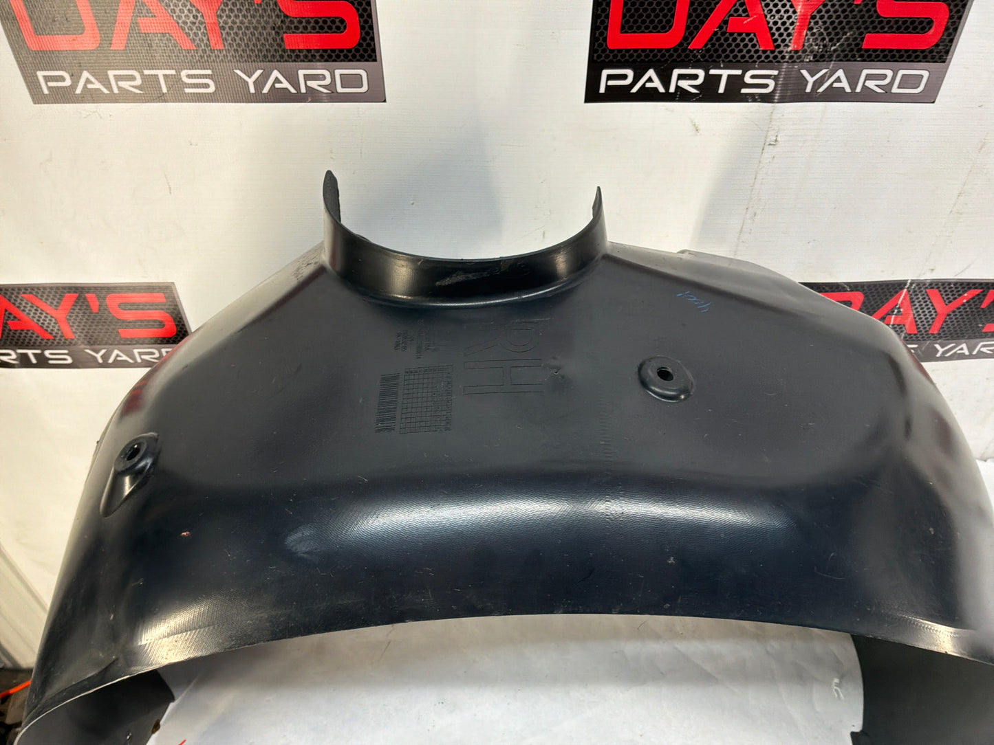 2015 Chevrolet Camaro SS 1LE RH Passenger Front Fender Wheel House Well Liner OEM