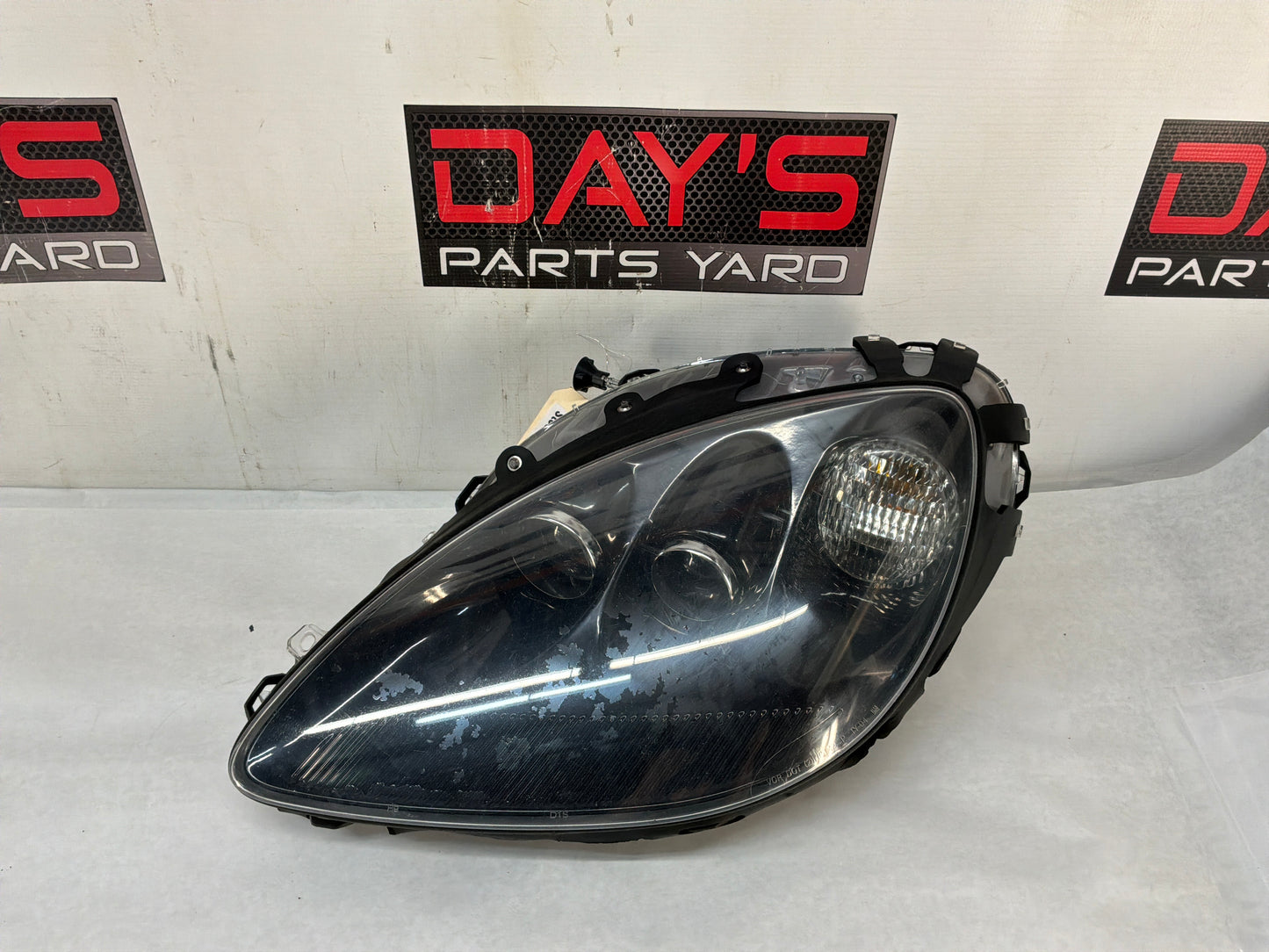Lh headlight - Day's Parts Yard