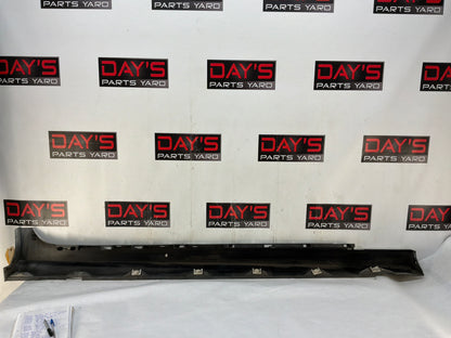 2008 Pontiac G8 Base LH Driver Rocker Molding Side Skirt Panel Trim White OEM