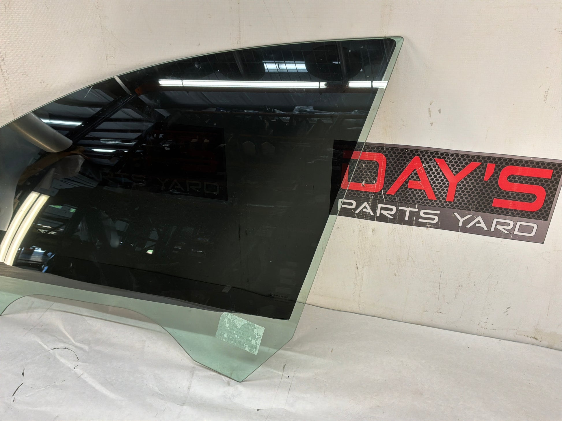 Lh front door window glass - Day's Parts Yard