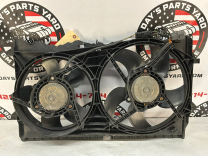 2005 Pontiac GTO Dual Electric Radiator Cooling Fans Shroud Assembly OEM