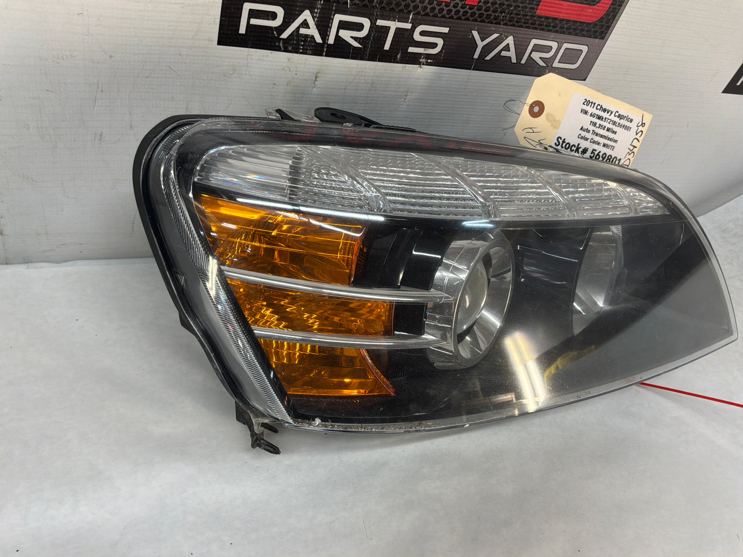 Rh headlight - Day's Parts Yard