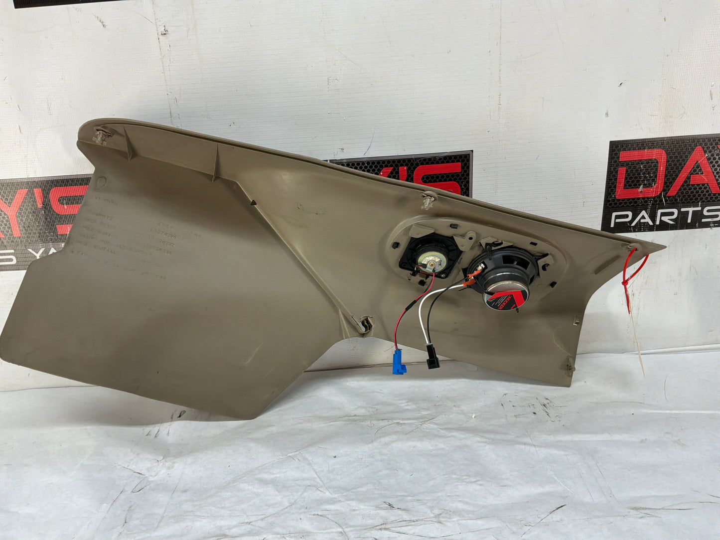 Rh rear speaker panel - Day's Parts Yard