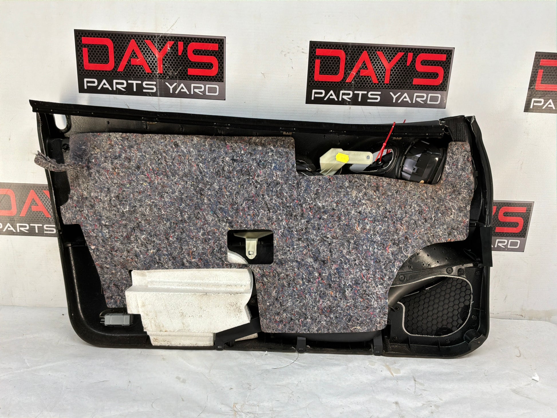 Rh door panel - Day's Parts Yard