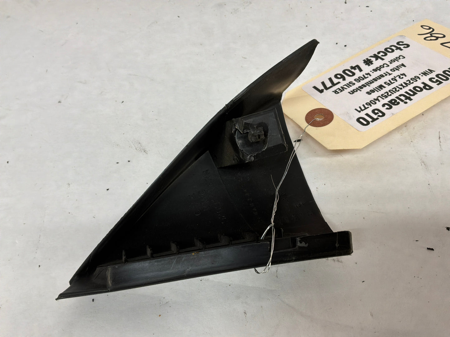 2005 Pontiac GTO RH Passenger Defrost Trim Door Vent Triangle OEM