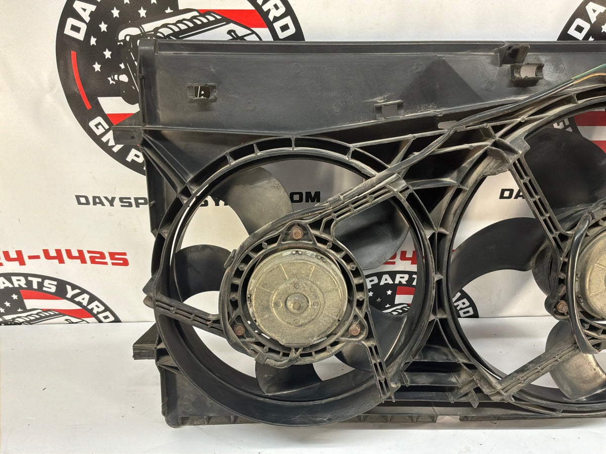 2006 Pontiac GTO Dual Electric Radiator Cooling Fans Shroud Assembly OEM