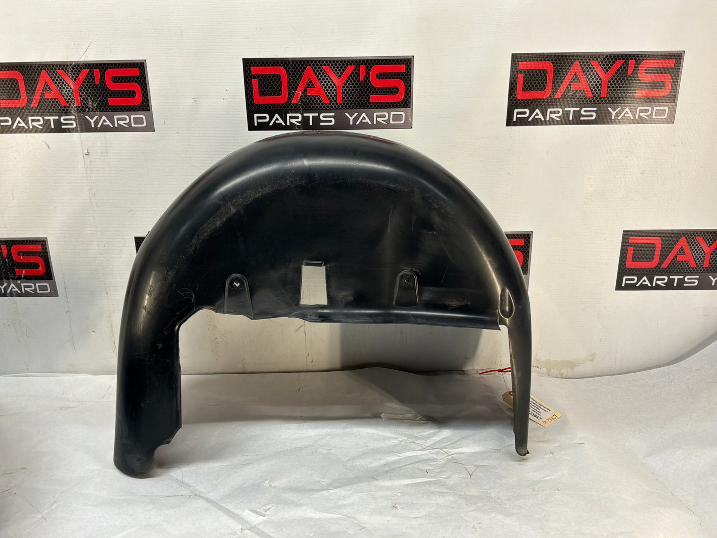 Rear rh wheel liner - Day's Parts Yard