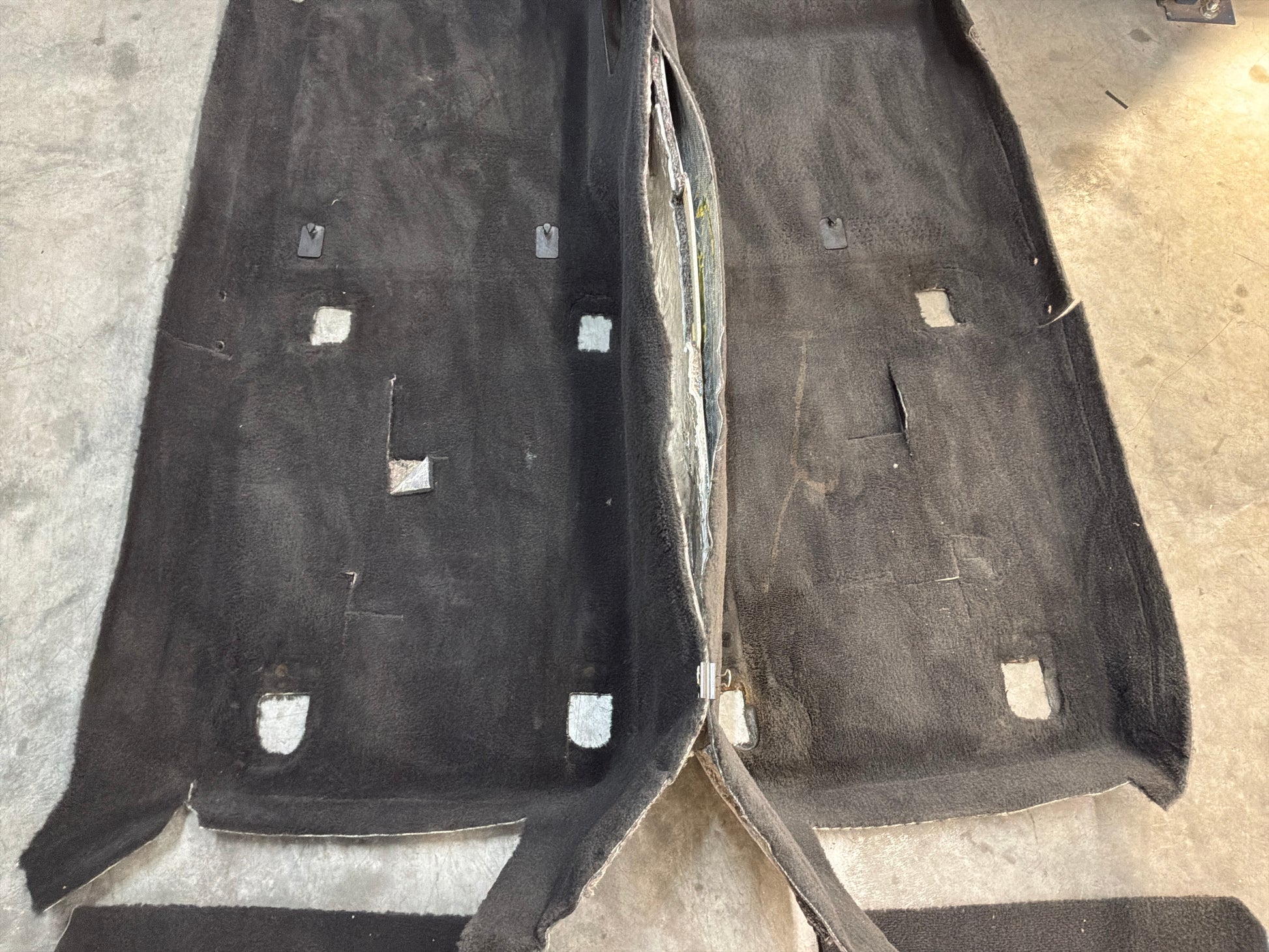 Complete floor carpet - Day's Parts Yard