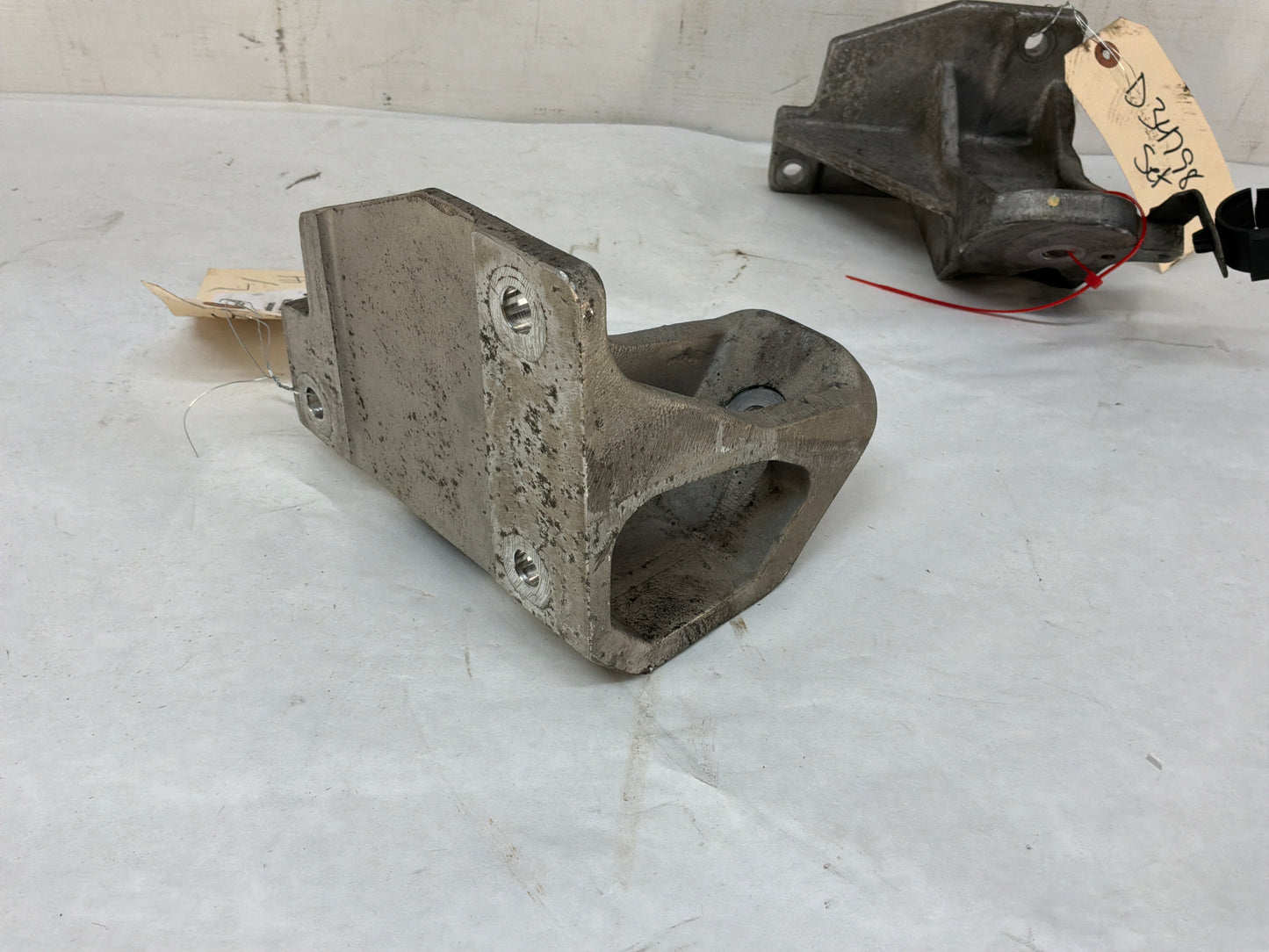 Mounts - Day's Parts Yard