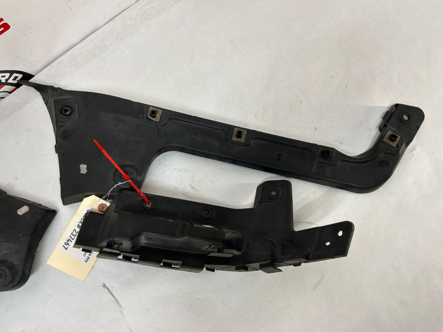 2016 Chevy Caprice PPV RH & LH Rear Bumper Guide Brackets Mounts OEM