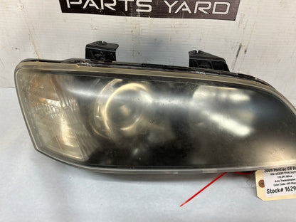 Rh headlight - Day's Parts Yard