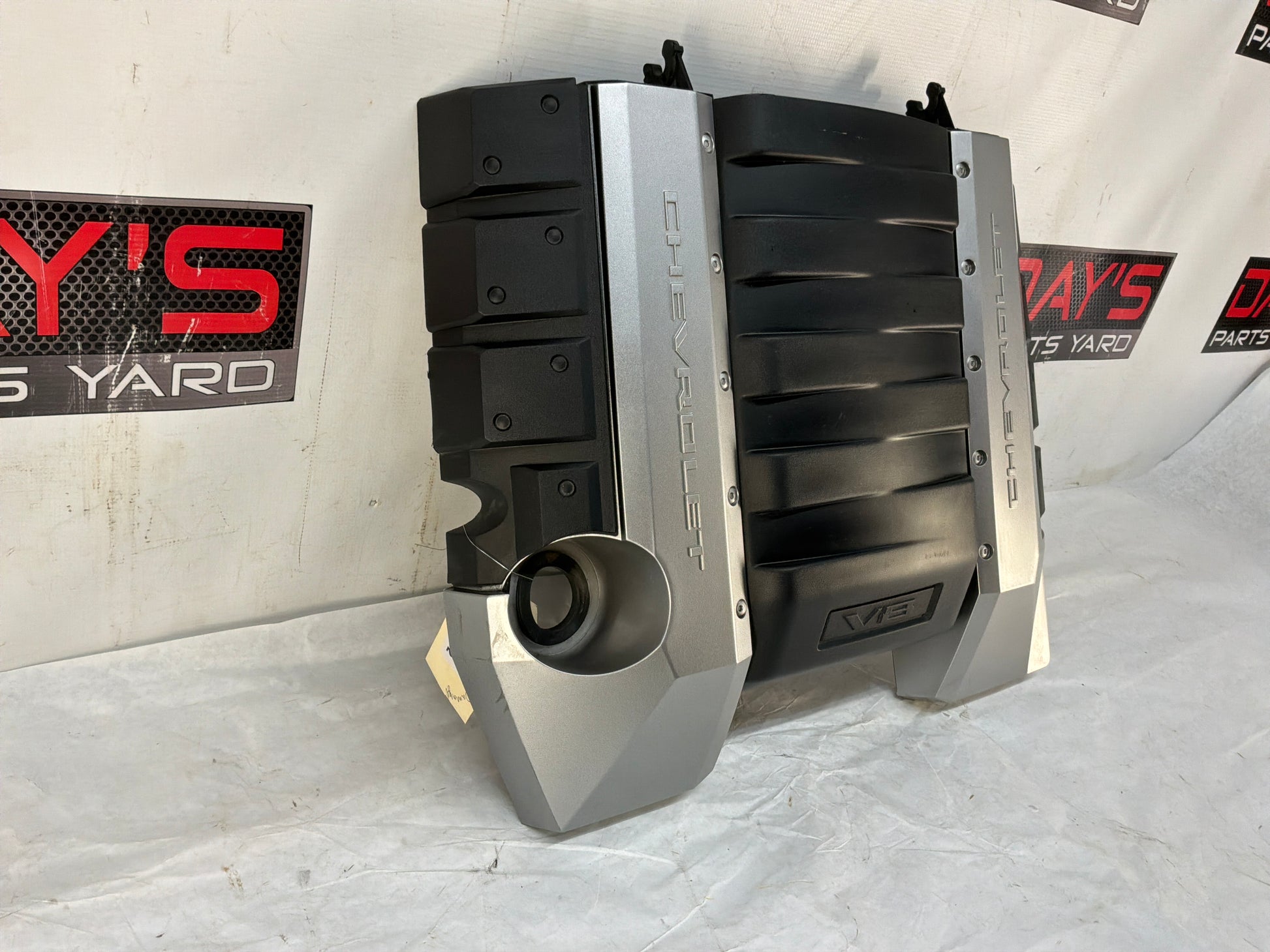 Engine cover - Day's Parts Yard