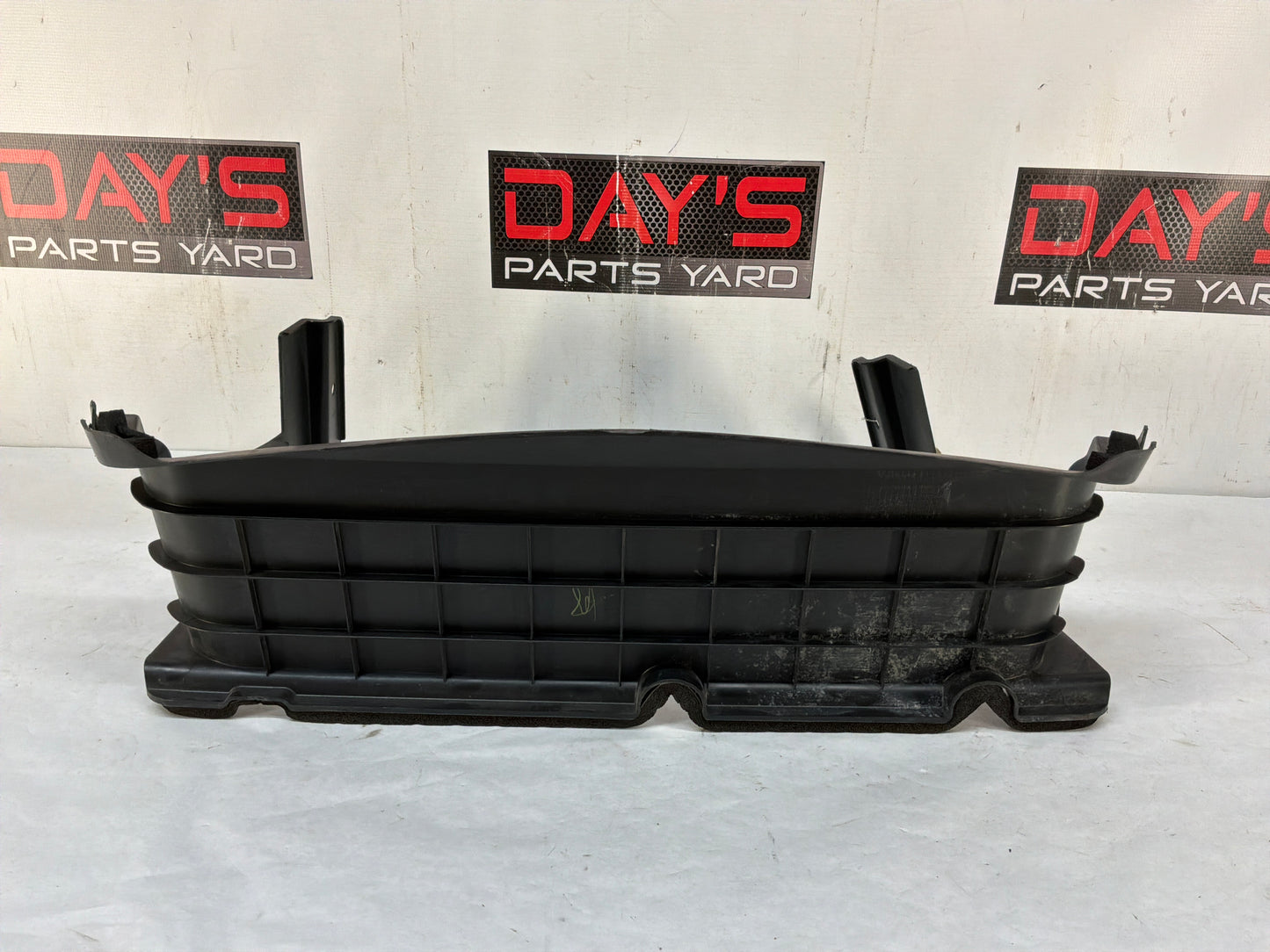 2017 Chevy SS Sedan Lower Radiator Air Baffle Inlet Duct OEM