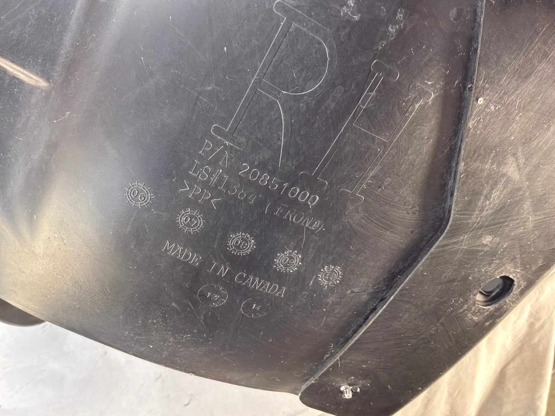 Rh front wheel liner - Day's Parts Yard