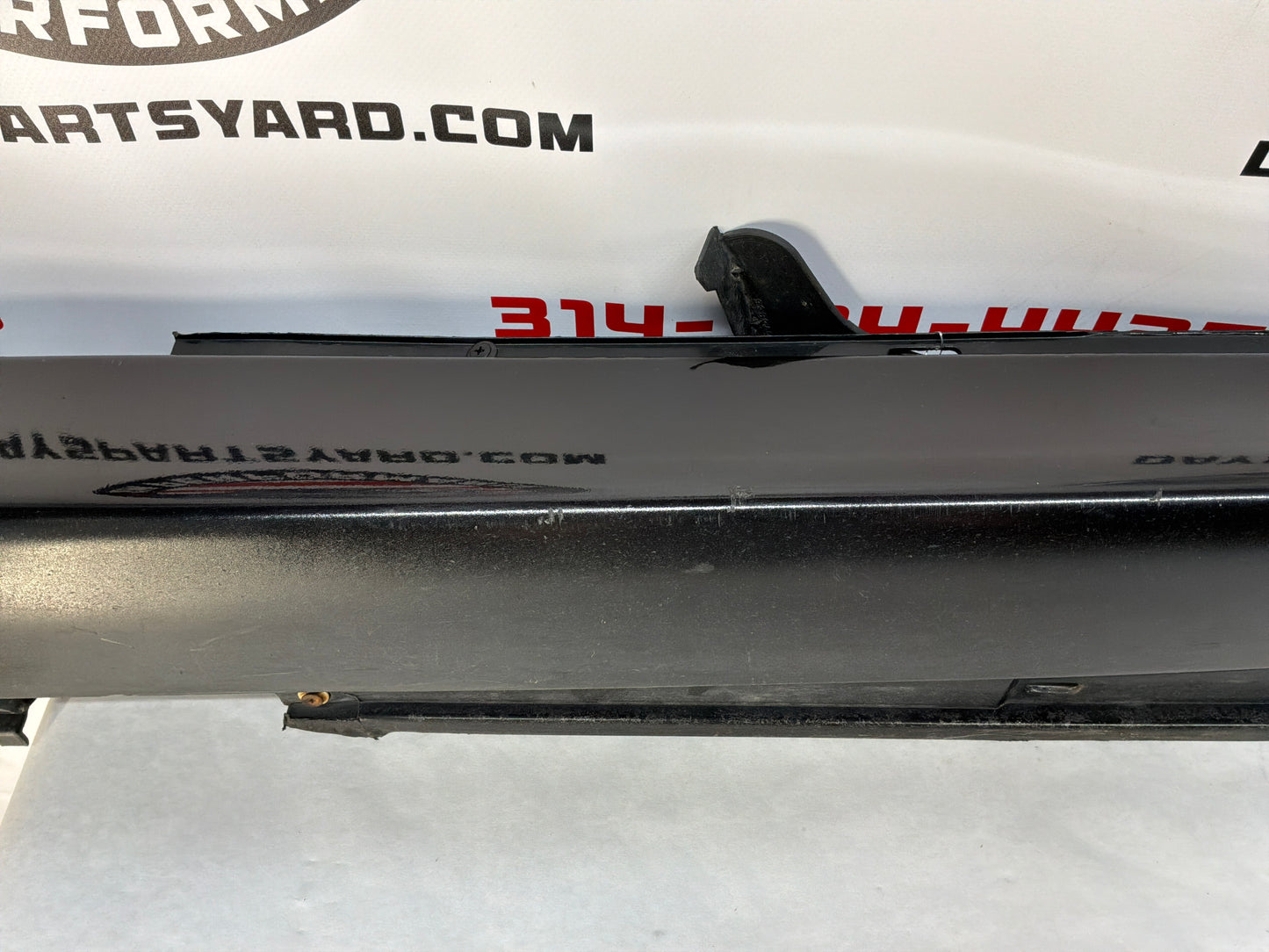 2004 Pontiac GTO LH Driver Rocker Molding Side Skirt Trim Panel Black OEM