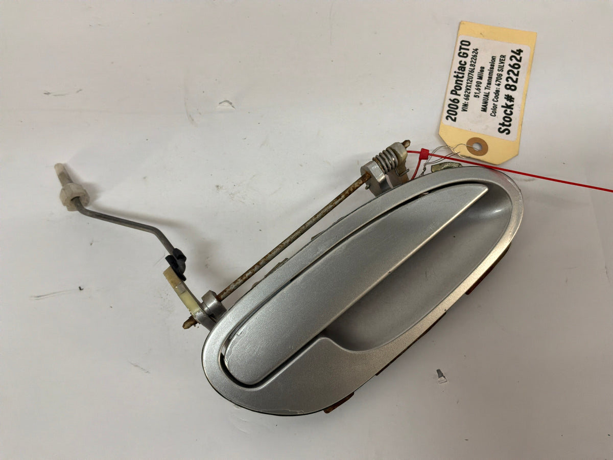 2006 Pontiac GTO RH Passenger Exterior Door Handle Silver OEM