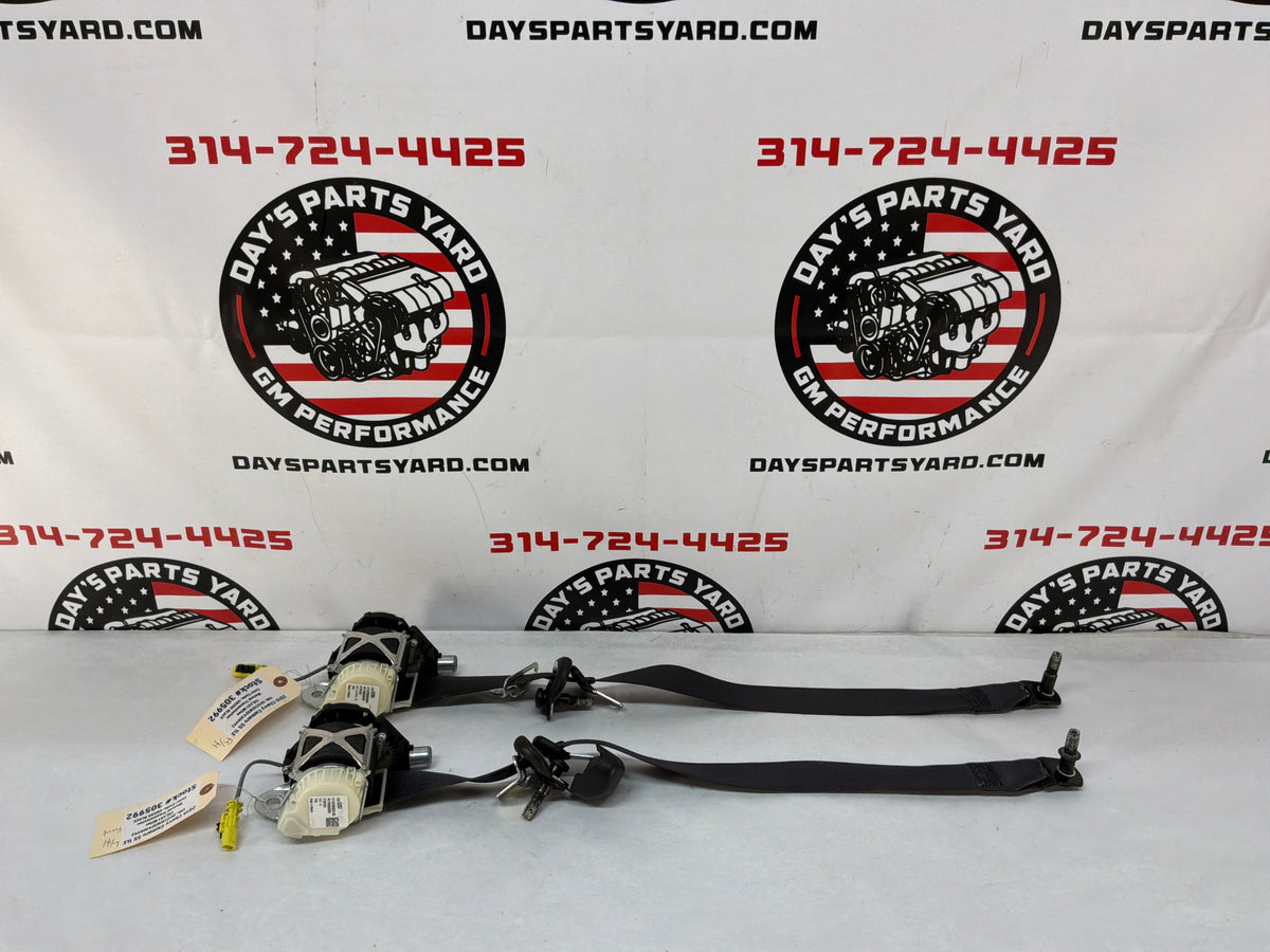 2015 Chevy Camaro SS 1LE RH & LH Front Seat Belts Seatbelts Retractors OEM
