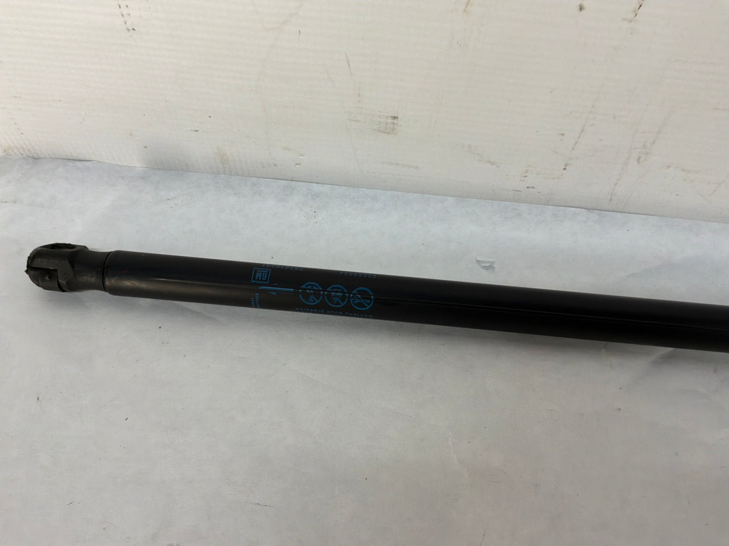 Hood shock - Day's Parts Yard