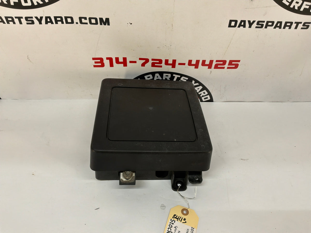 2014 Chevy SS Sedan Engine Bay Fuse Relay Wiring Wire Harness Junction Box Block OEM