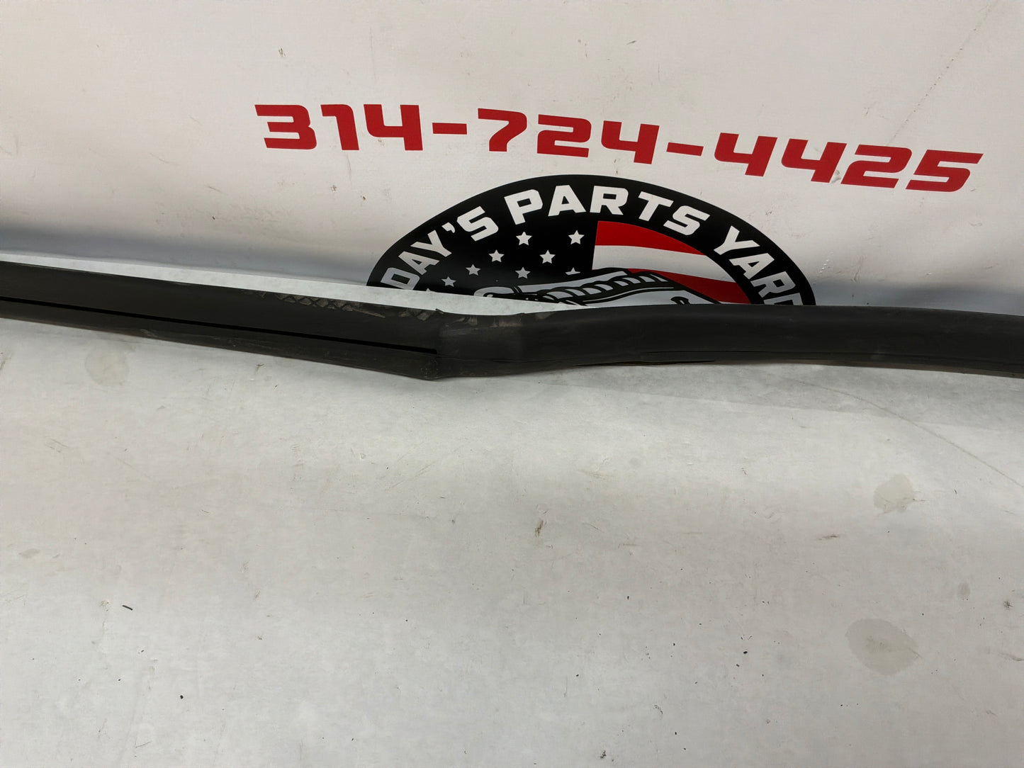 2014 Chevy Camaro SS RH Passenger Door Body Weather Strip Seal OEM