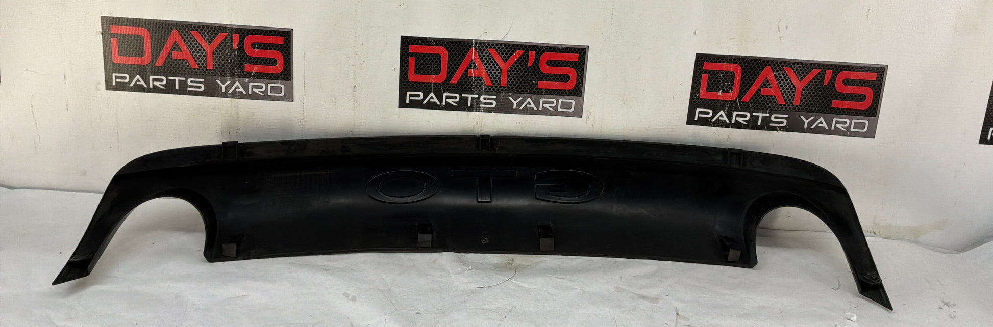 Front bumper - Day's Parts Yard