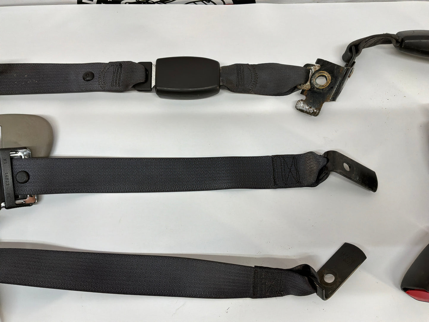 2006 Cadillac CTS-V RH, LH & Middle Rear Seat Belt Retractor Set w/ Buckles OEM