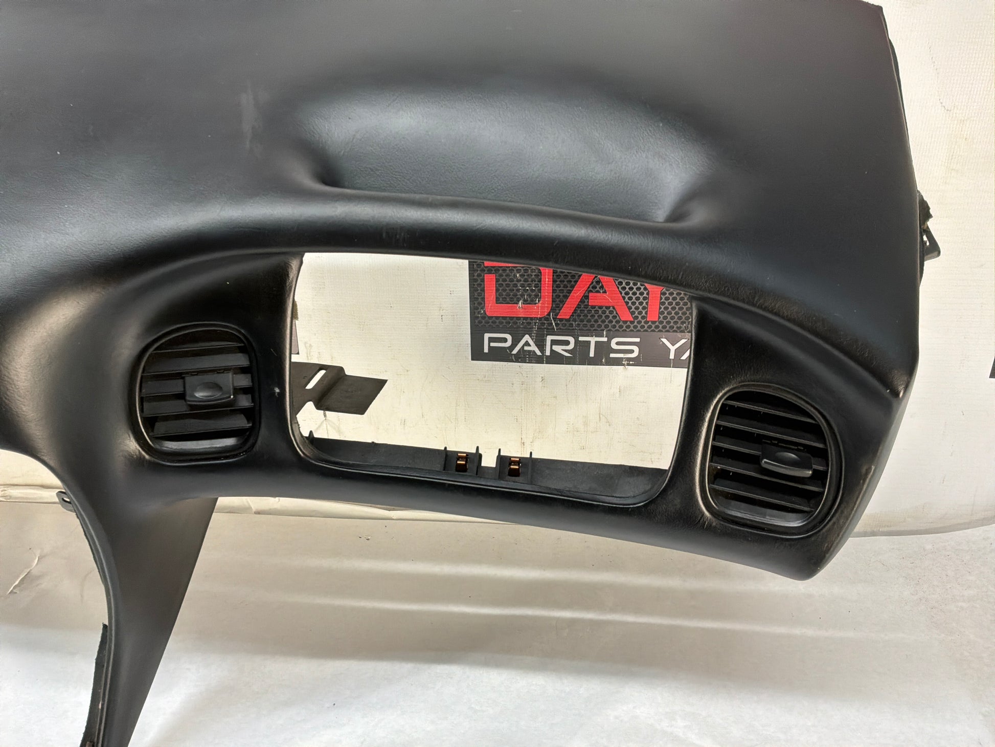 Dash pad - Day's Parts Yard