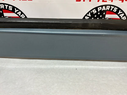 2006 Pontiac GTO RH Passenger Rocker Molding Side Skirt Panel Trim OEM