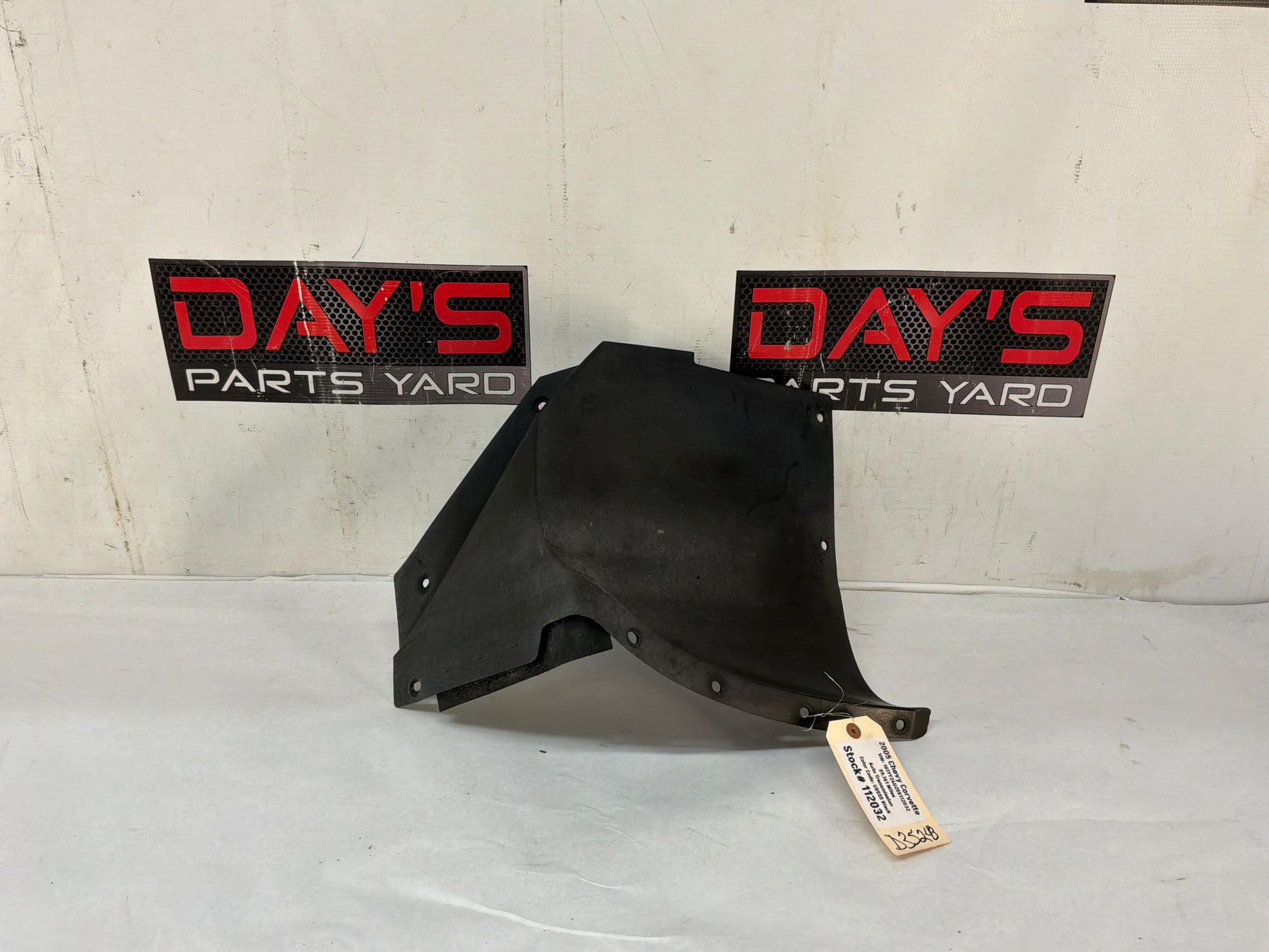 Lh front wheel liner - Day's Parts Yard