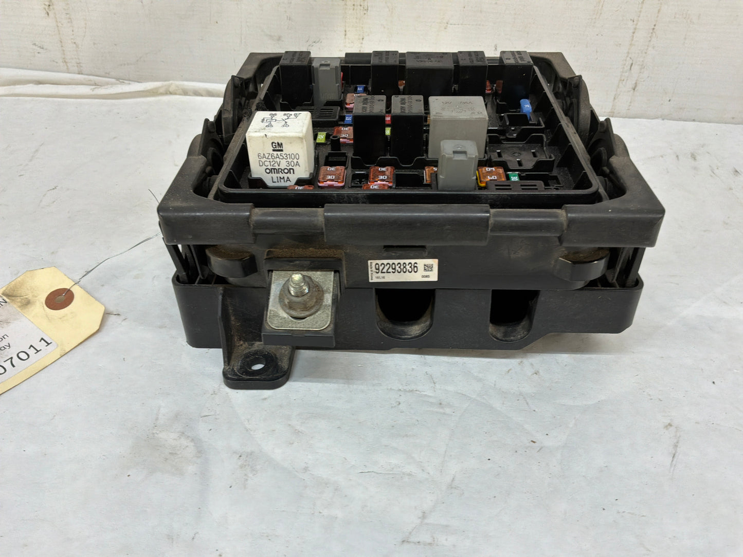 2017 Chevrolet SS Sedan Engine Bay Fuse Relay Wiring Wire Harness Junction Box Block Cover OEM