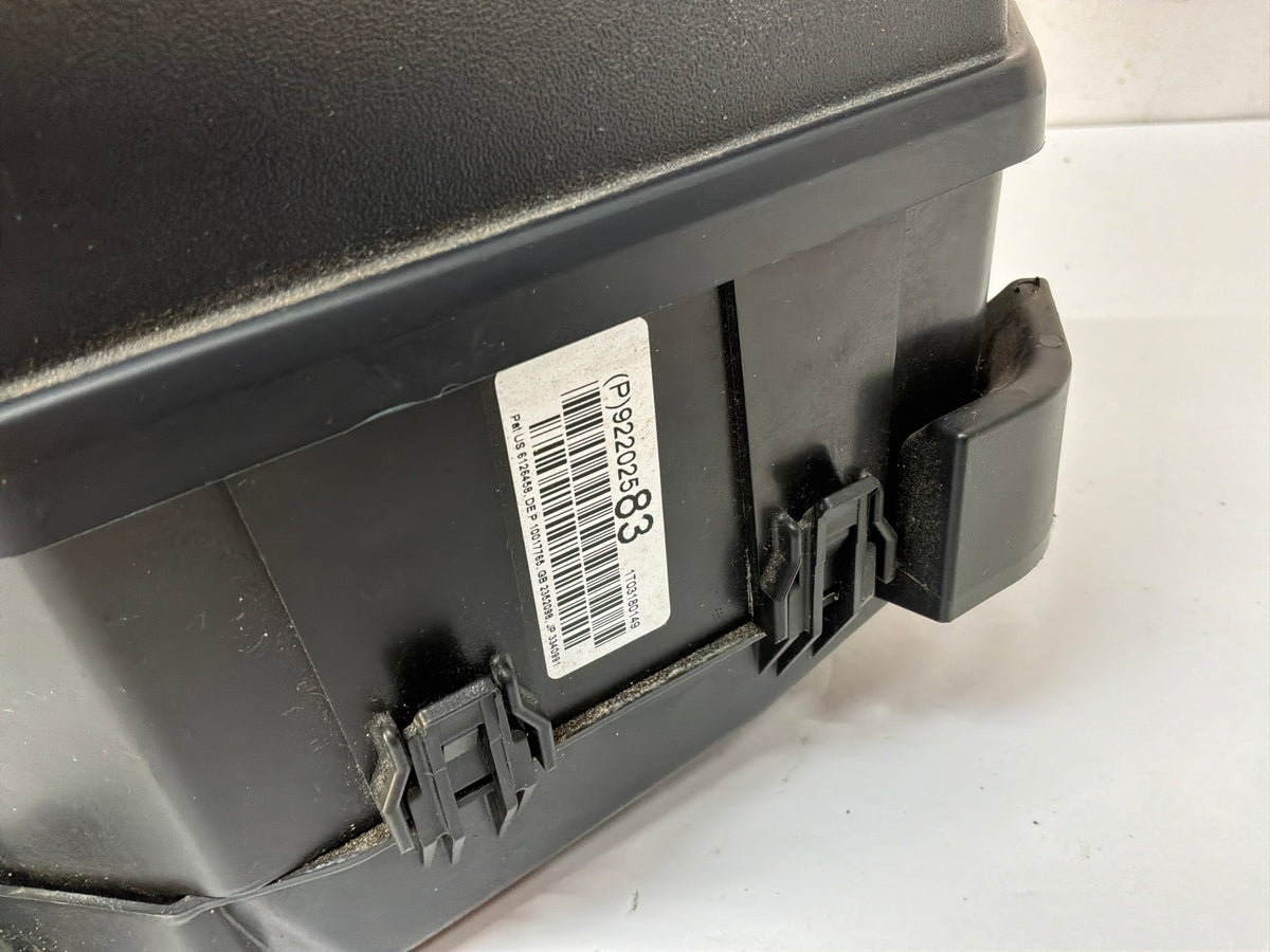 2009 Pontiac G8 GT Fuse Box w/ Lid Cover OEM - Day's Parts Yard