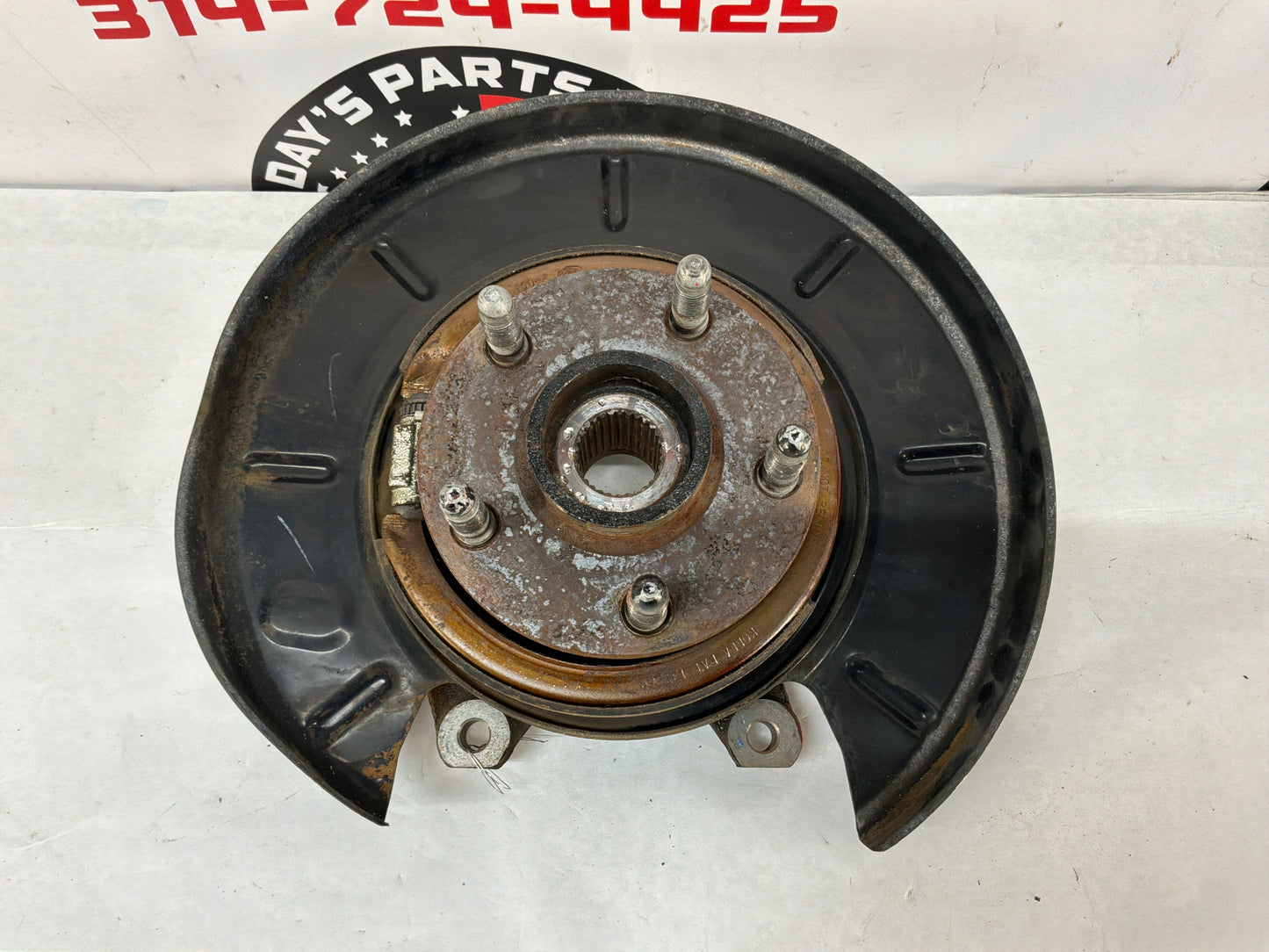 2014 Chevy SS Sedan LH Driver Rear Suspension Spindle Knuckle Hub Assembly OEM