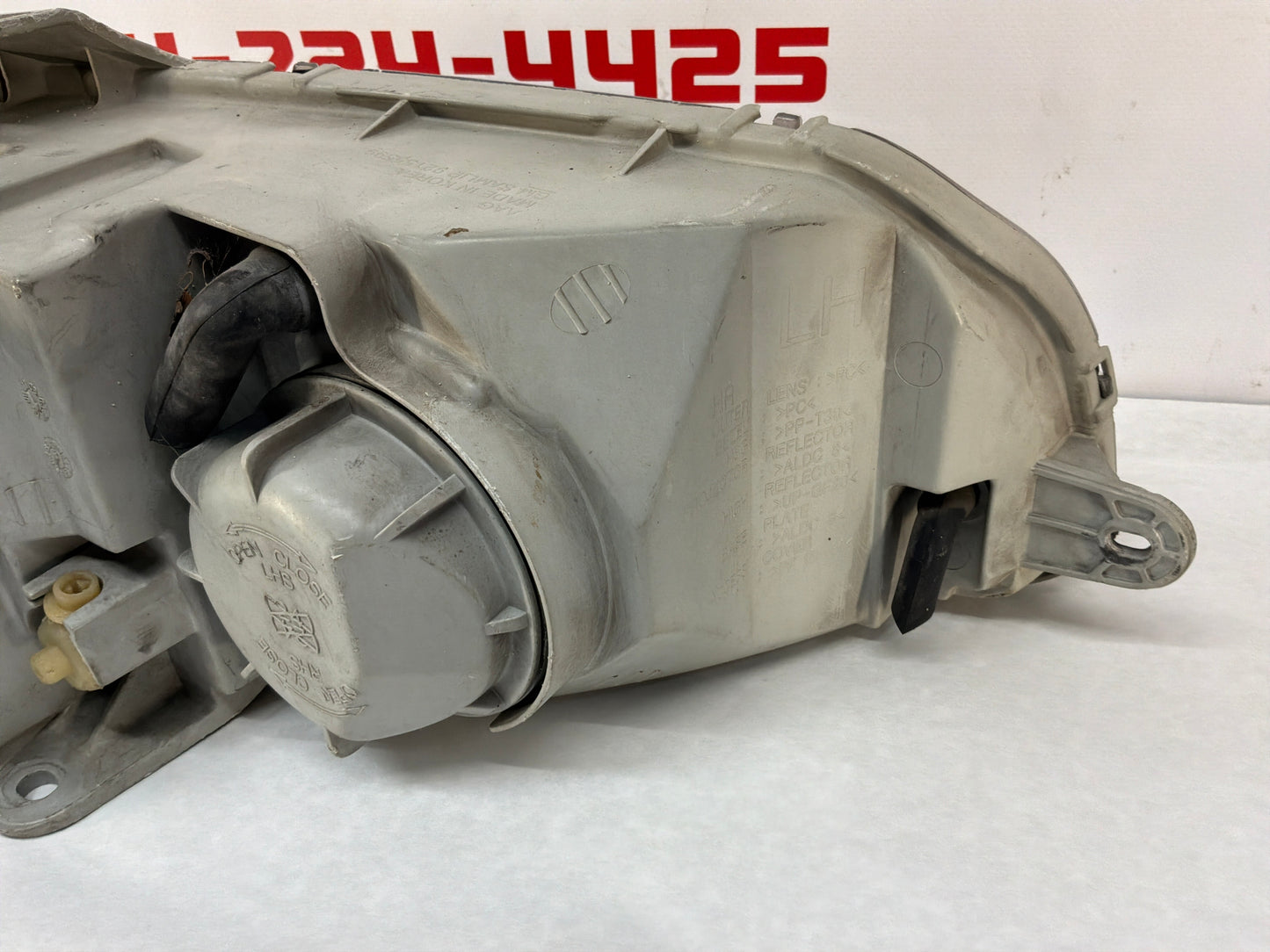 2005 Pontiac GTO LH Driver Headlight Head Light Lamp OEM