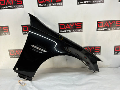Rh fender - Day's Parts Yard