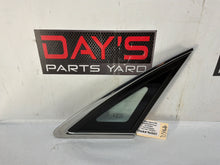 Rh quarter window - Day's Parts Yard