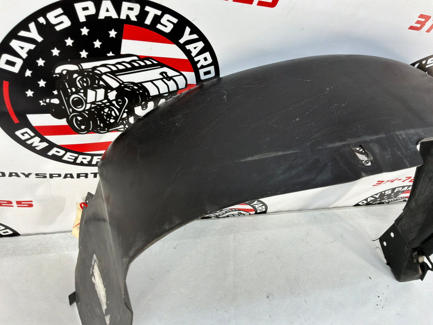 2005 Pontiac GTO RH Passenger Front Fender Wheel House Well Liner OEM
