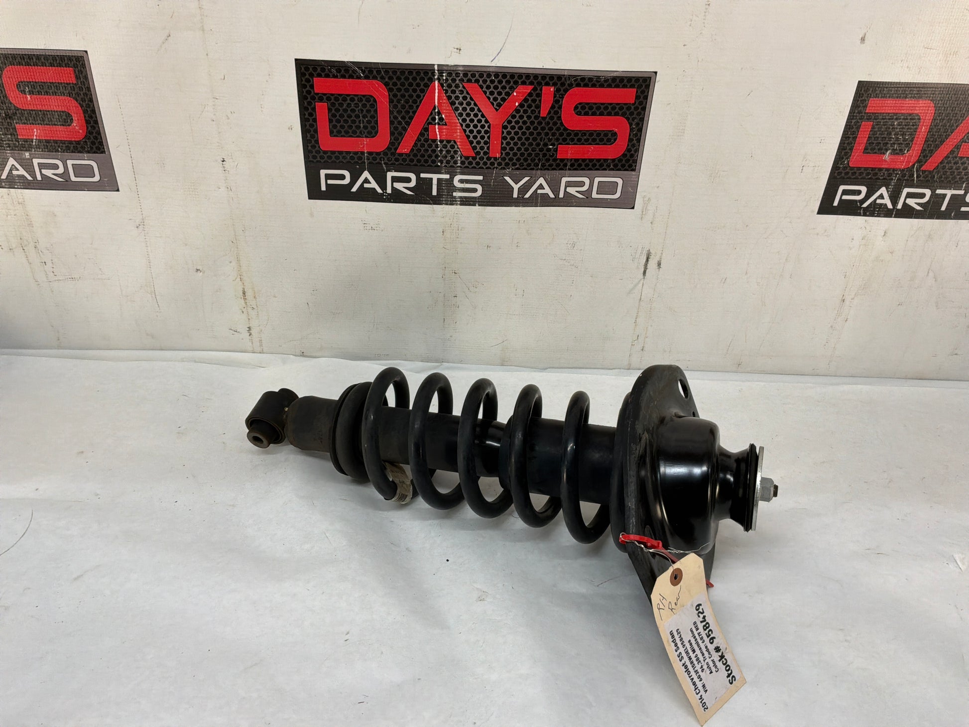Rh rear shock - Day's Parts Yard