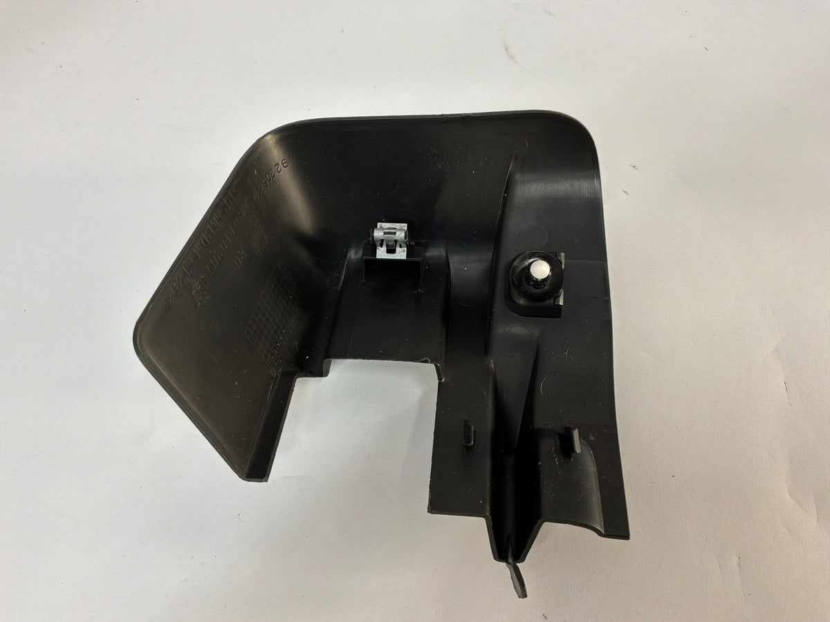 Rh seat track trim - Day's Parts Yard