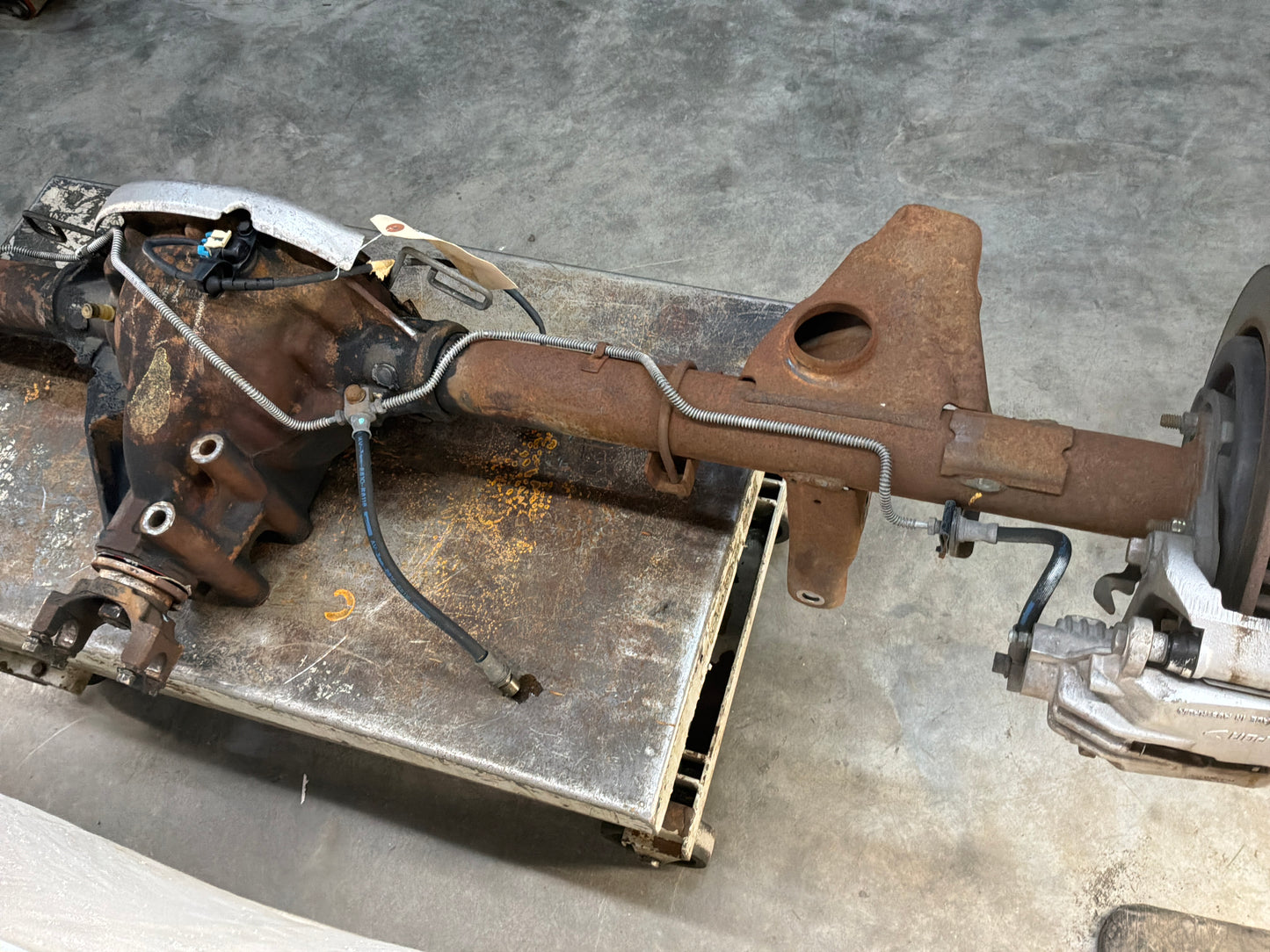 1999 Pontiac Trans Am WS6 Rear End Axle Differential OEM