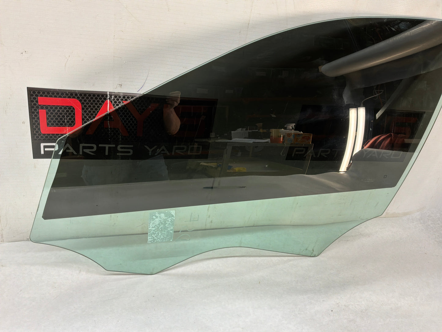 Lh front glass - Day's Parts Yard