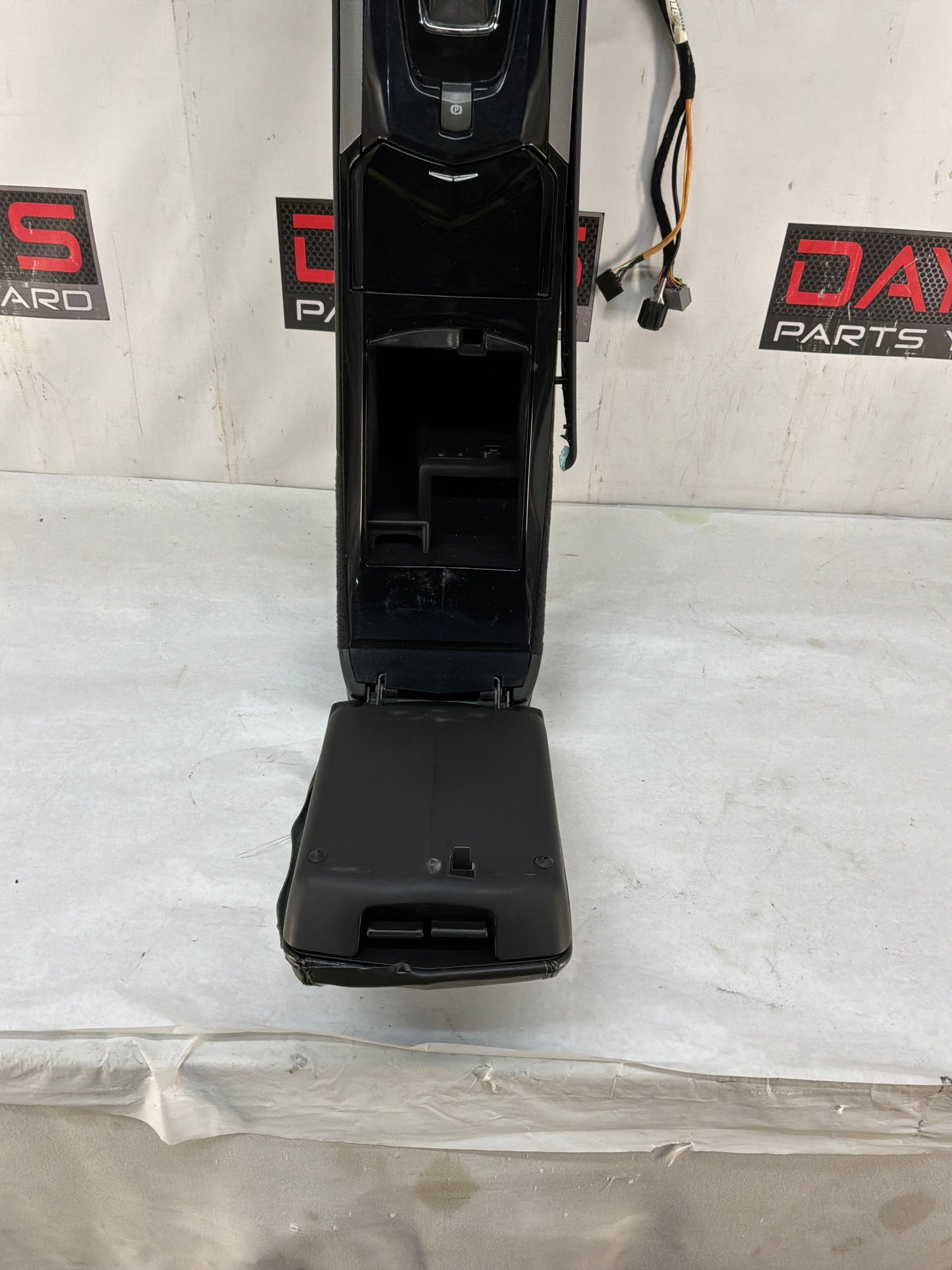 Center console - Day's Parts Yard
