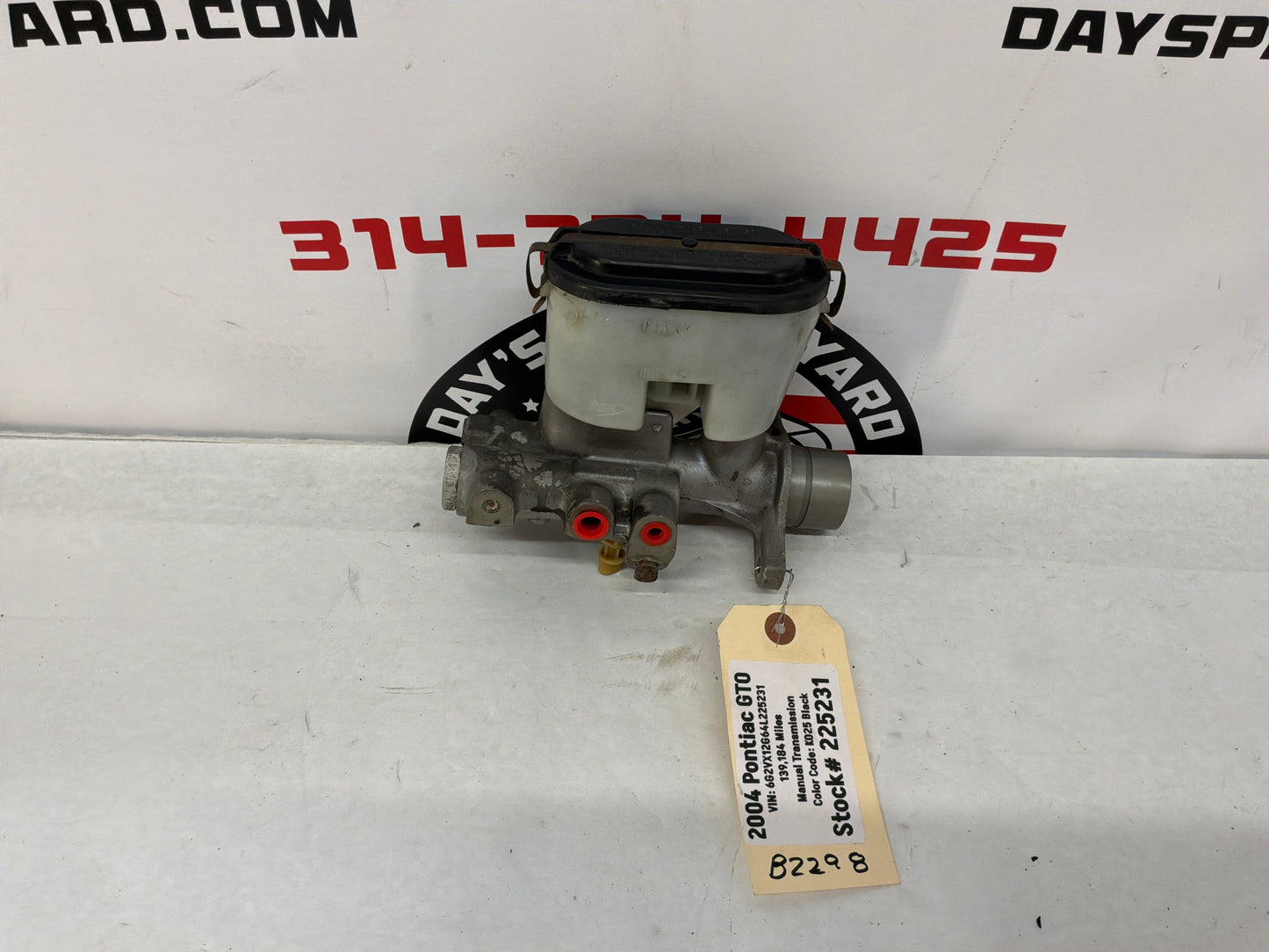 2004 Pontiac GTO Hydraulic Brake Master Cylinder OEM